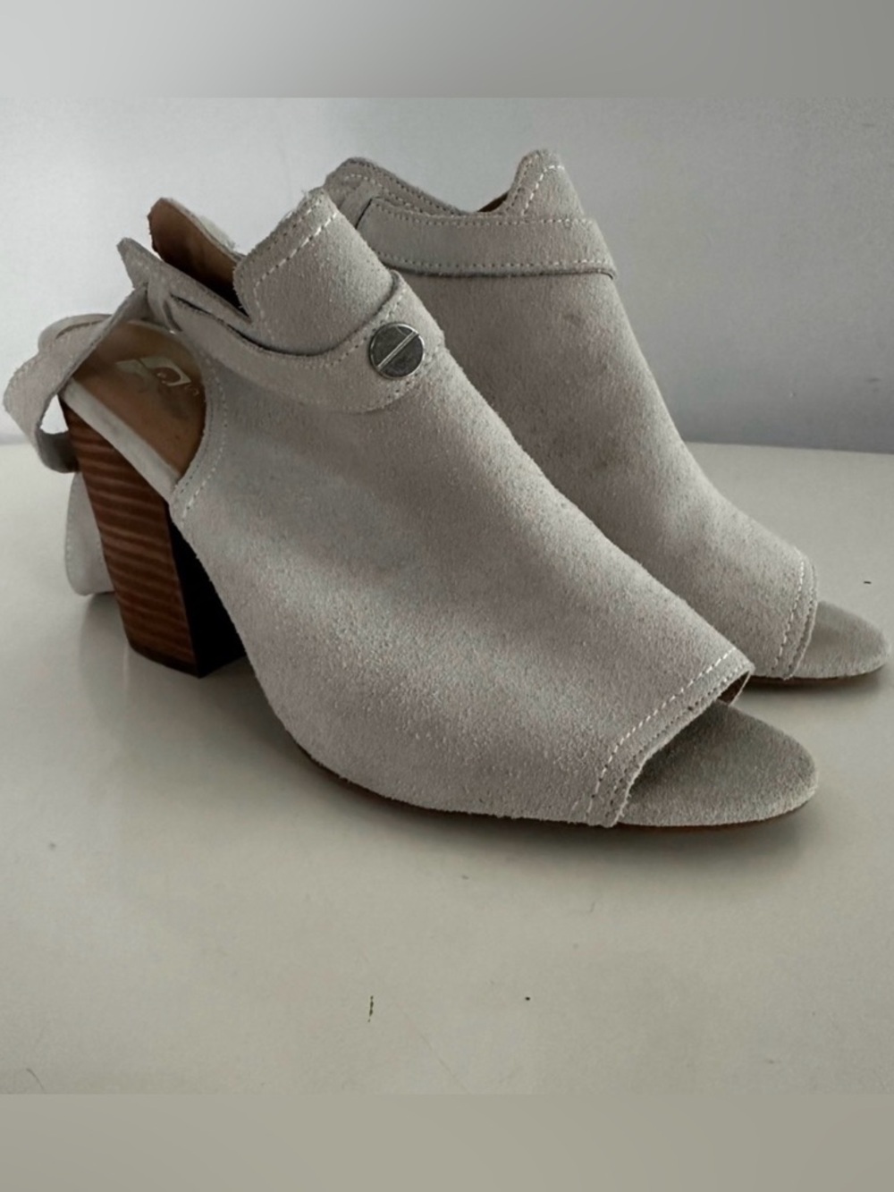 Cream‎ Peep-Toe Heels Joe's Jeans size 8
